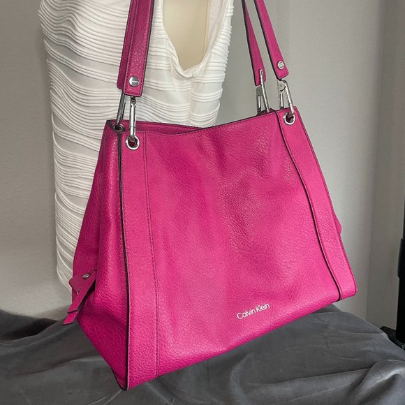 Calvin Klein Fuschia Shoulder Bag - Picture 1 of 3